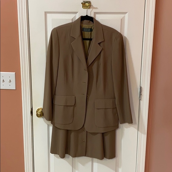 Button from dress with matching blazer - Picture 1 of 3